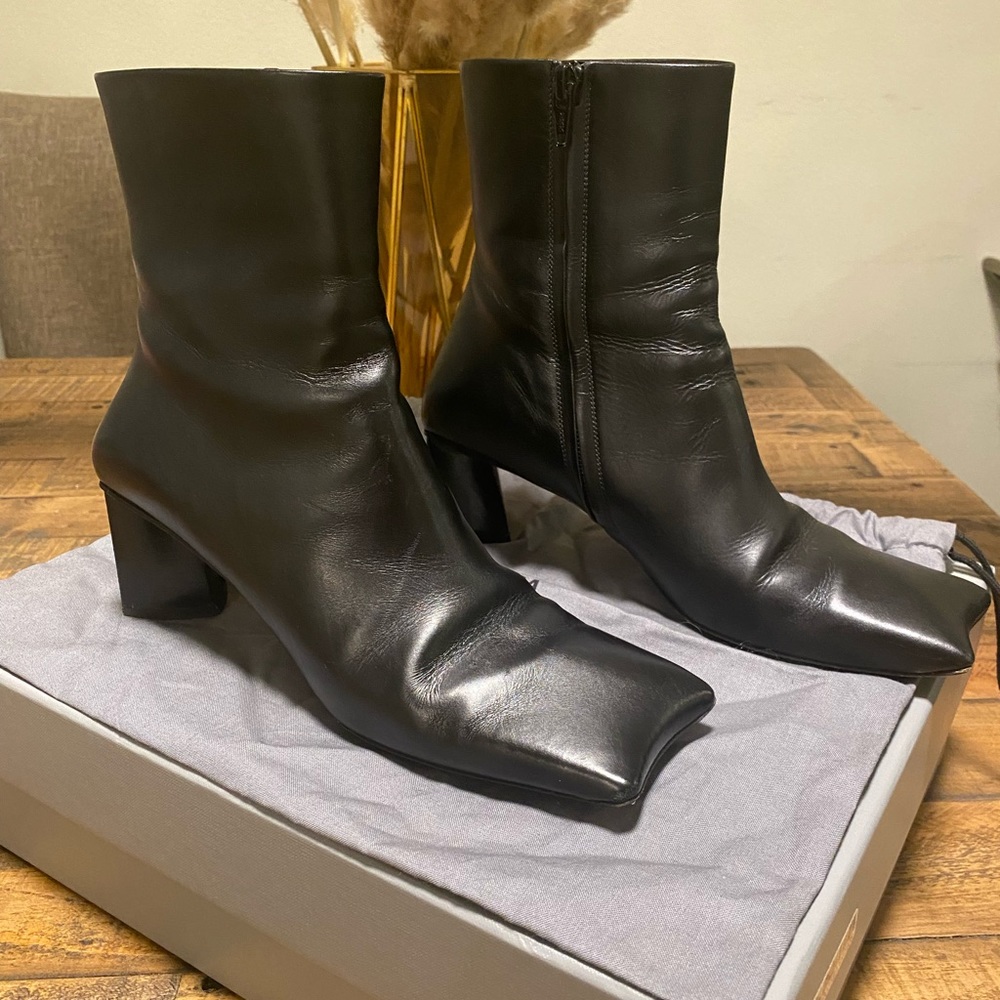 Balenciaga Moon Boot size 36.5
